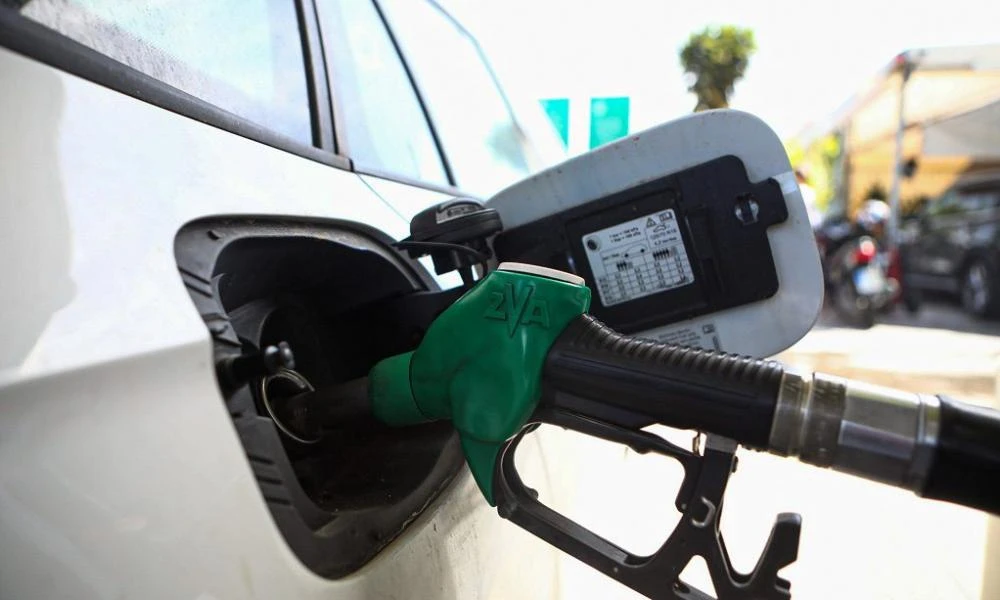 Βενζίνη: Πάνω από 2 ευρώ/λίτρο σε 27 νομούς – Νέες αυξήσεις μέχρι το Πάσχα